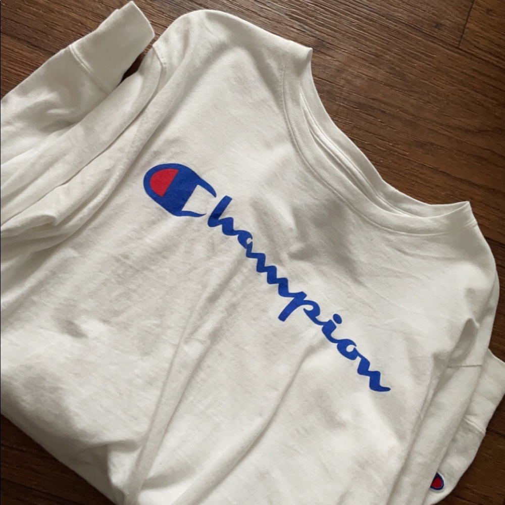 Long sleeve women’s Champion shirt